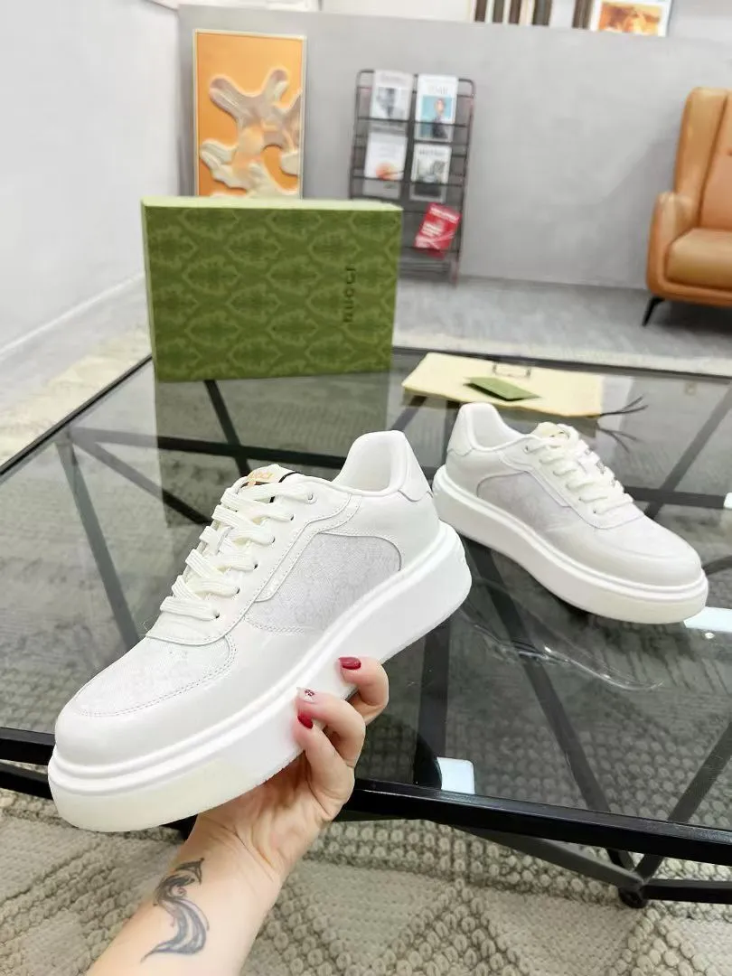 Factory price: 480💰New men's shoes GUCCI [Lightning] latest shoes shipped. Original quality, fashionable, made of special materials, sheepskin lining, brand new packaging. The foot feels super comfortable and the workmanship is impeccable. Size: 38-44, customized 45